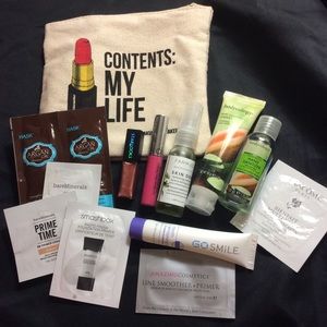 ‼️Reusable beauty bag w/ assorted samples